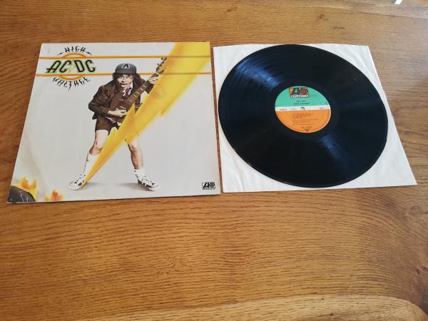 AC/DC High Voltage 1976 Atlantic 1976 ATL 50257 Deutsche Pressung VG/VG(Frontcover oben links minimal beschrieben)